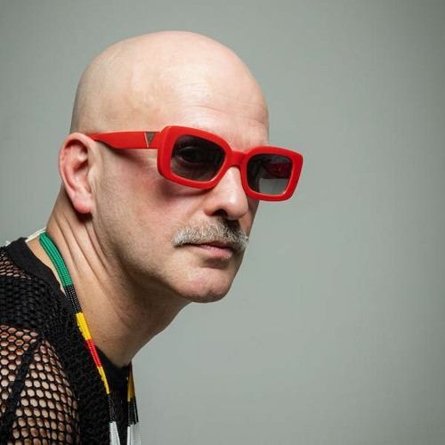 International Sounds 02 - Dicky Trisco