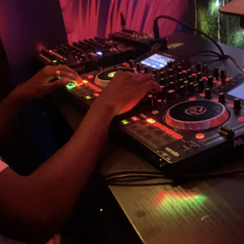 DJ ESSIEN RANDOM SOCA JUGGLING
