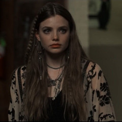 خلف الله على قلبي مايخليني اعوفك  .