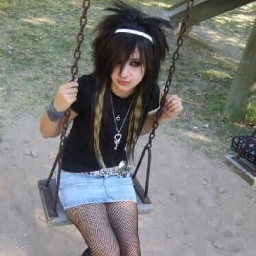 Qwhybaby - alternative girl* (prod glideshark (iplay2k13