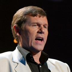 Александр Новиков