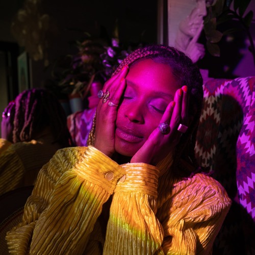 PREMIERE : Megatronic - Nuffin But LUV