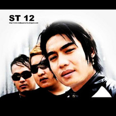 Jangan Pernah Berubah ST12 Cintaku padamu begitu besar Namun kau tak pernah bisa merasakan Meski sak