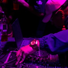 01 DE SP - BATIDA IMPERIAL  (DJ Erik JP) MC DDSV