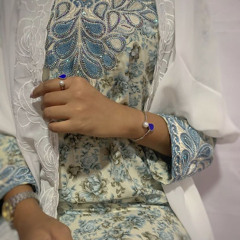 من زين عينك تقول برمش عينك زناد 🤍