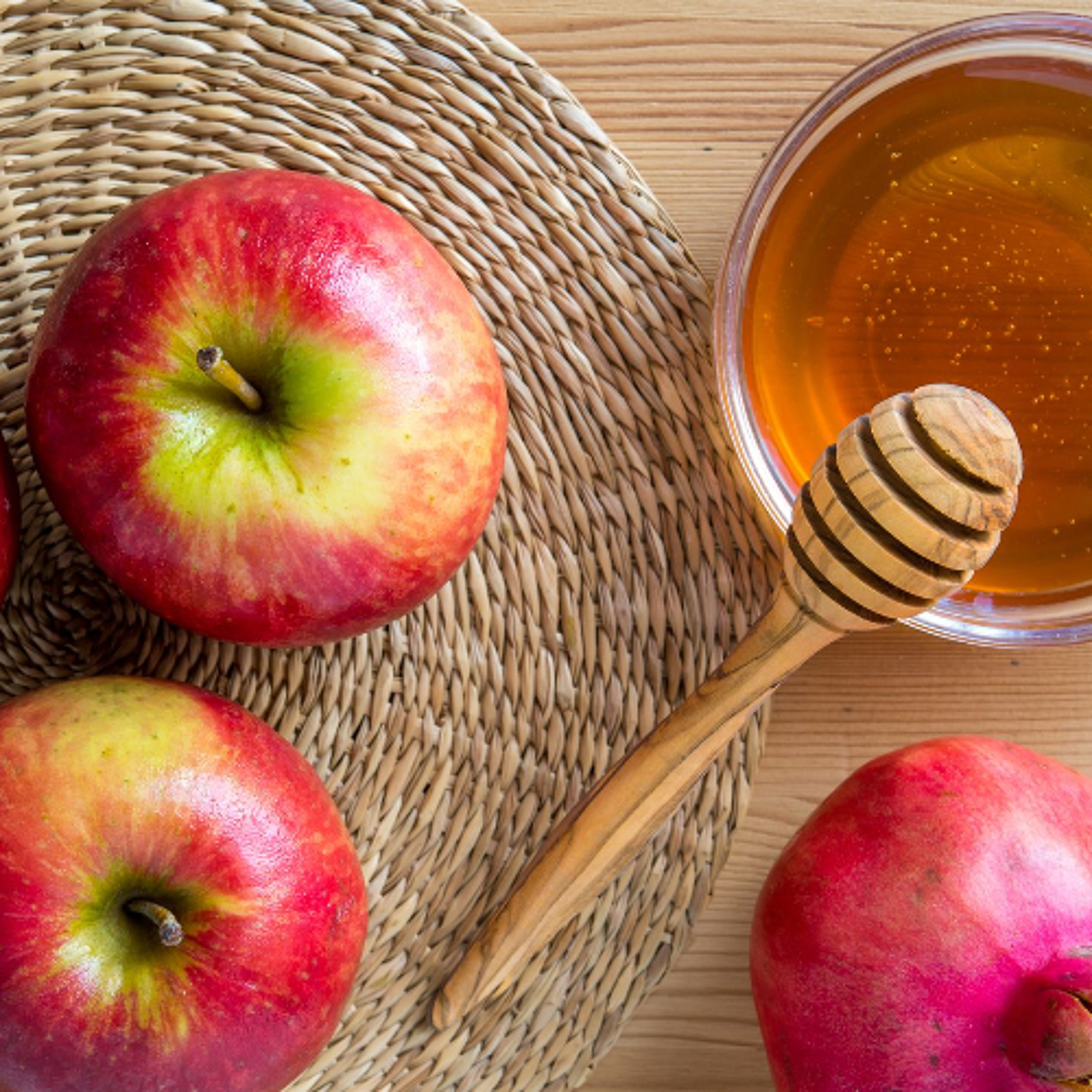 Eating Apples on Rosh HaShanah episode artwork