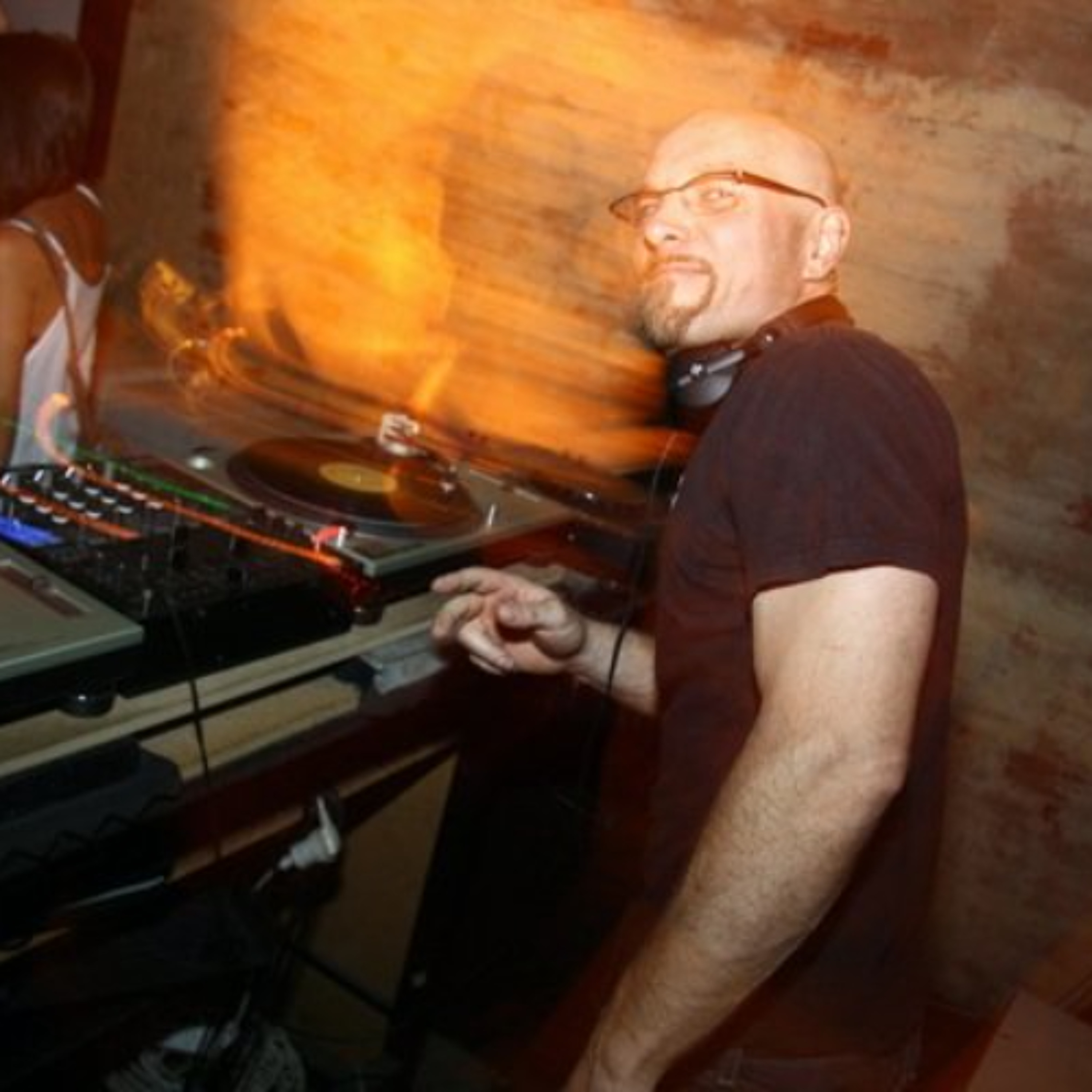 House club classics late 90's early 2000's vinyl mix Adelaide Dance Radio 250126 episode artwork