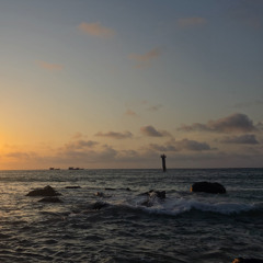 Nhớ Em II : Gió thốc sóng trào trước cảng Đại Liên