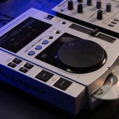 Listen to Dance 90/2000 - Versões Remix - Sequência Mixada