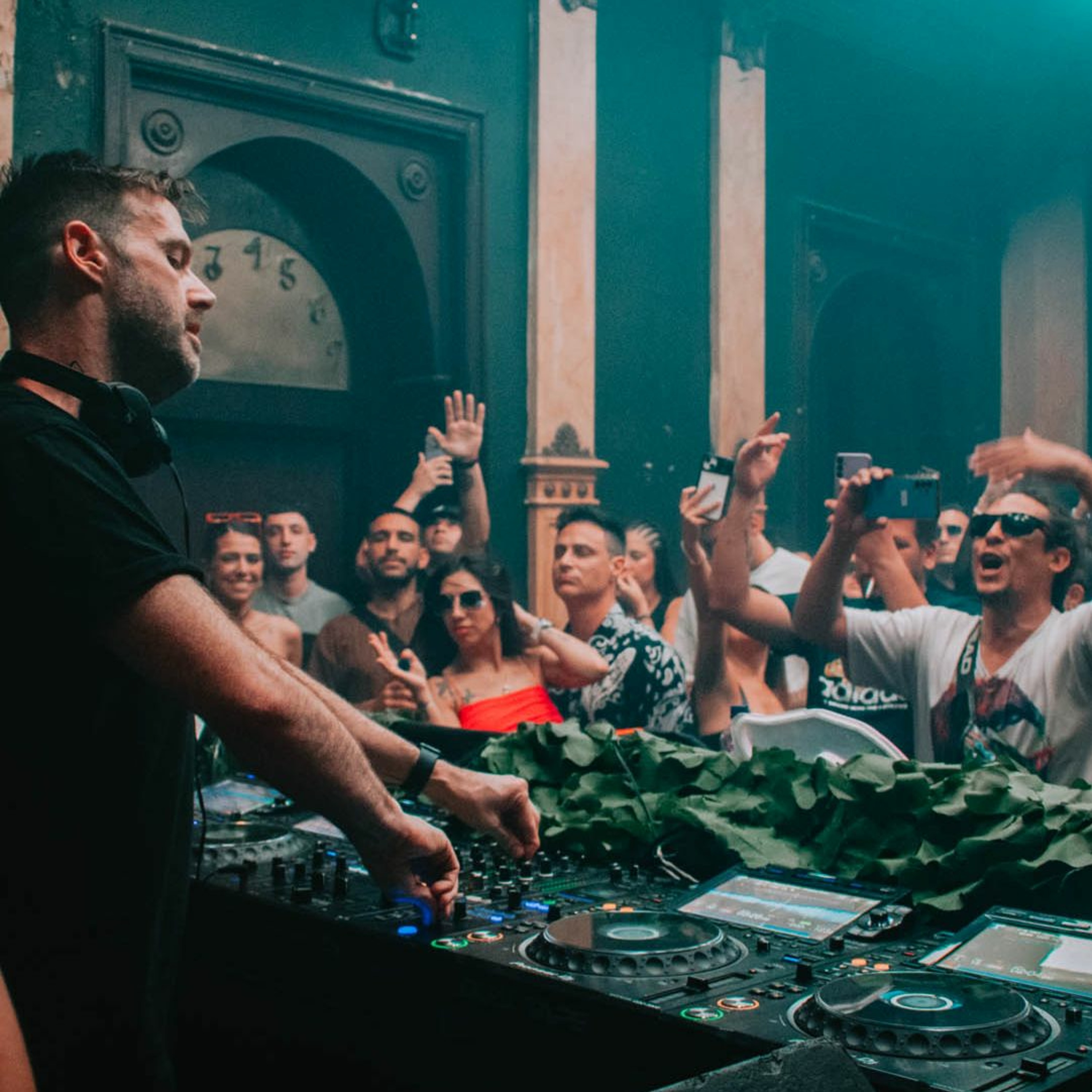 Paul Thomas presents UV Radio