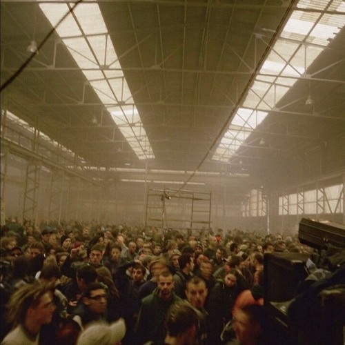 REVOLUTION.COM (EN MODE HARDTEK ouais ouais)