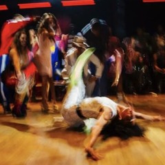 walk inna party #true2000s