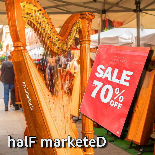 halF marketeD [naviarhaiku618]