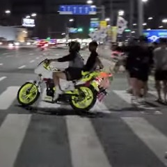 Each JOHNNATEr IS a mixet.[.