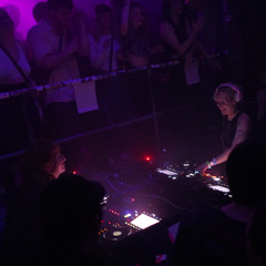 Who is Ela¿ F2F Krawallbarbie - 12.4 Flucc Wanne