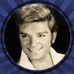 Zeki Müren Darıldın Mı Gülüm Bana Hiç Bakmıyorsun Bu Yana