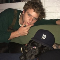 MAC DEMARCO É LADO A