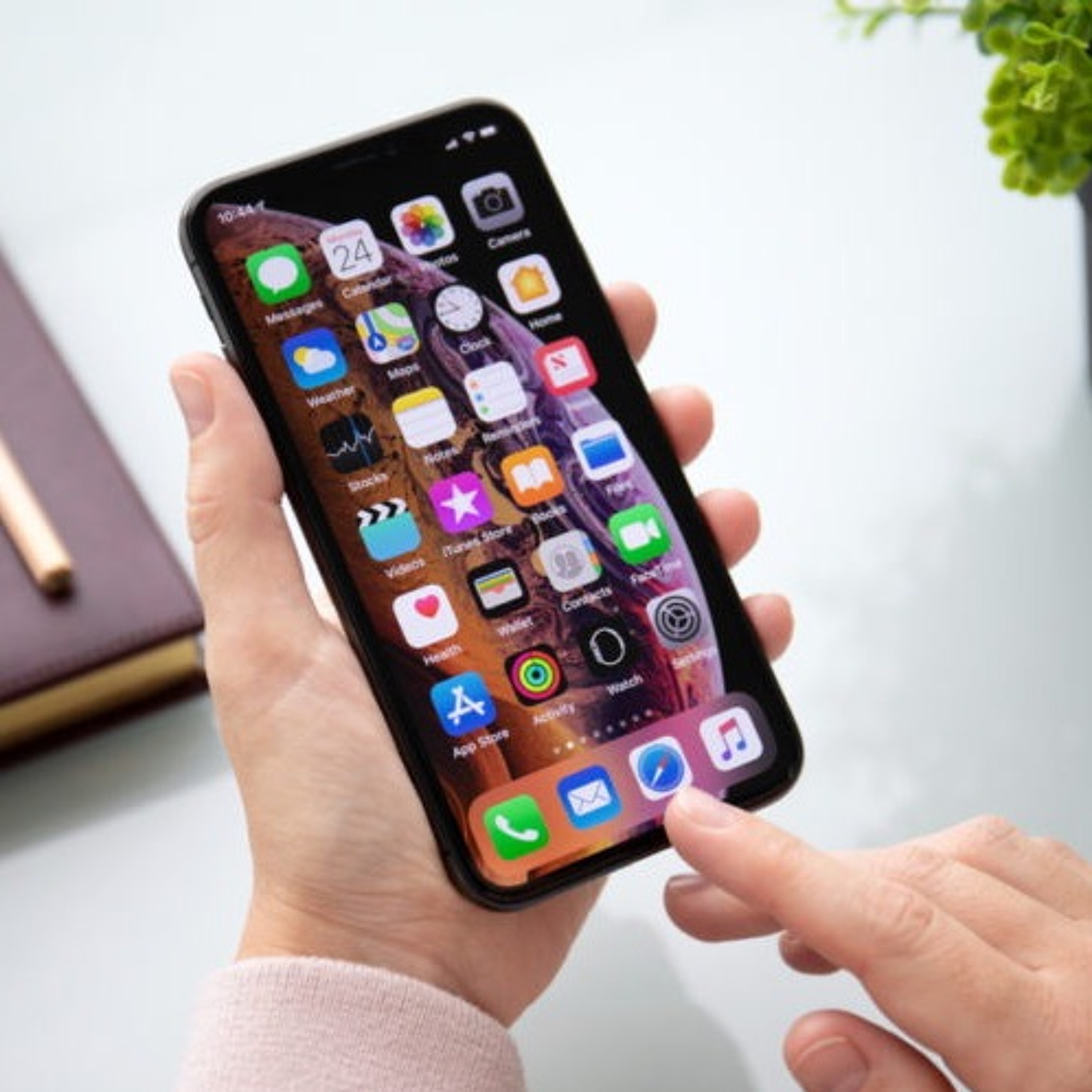 Apple Working On In-Display Fingerprint Sensor for iPhone 13 (01.02.21) episode artwork