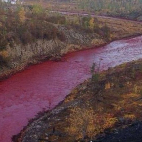 Красная река в перу