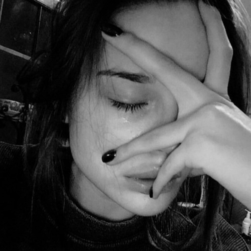 بس ينساك قلبي يريد 💔.