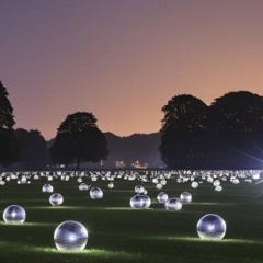 Horts Ràdio > Dance Like A Freak, Vol I > Curat x Algo & Ritme [Anna Wintour's Catwalking]