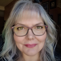 Hamilton Hotline Podcast Kate McLaughlin (Canadian Author)