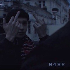 вышел покурить - закоренелый алкоголик