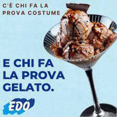 poco più avanti, a destra