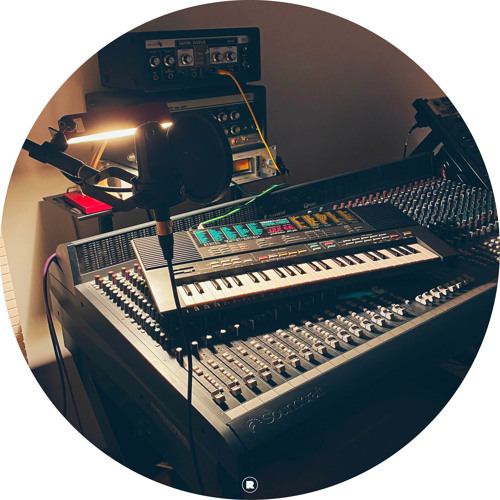 Four Four Premiere: Ian Pooley - JV Organ & Matrix (Version 2)[Rekids]