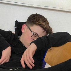 T. Danny - SZERETSZ-E  (feat. Manuel)