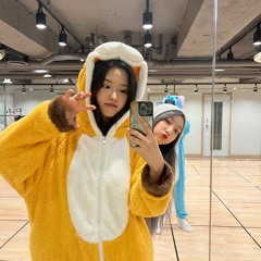 밝은 노란색