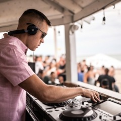 LIVE @ Oak Street Beach (Sirocco Sessions)