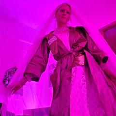 Intergalactic Immi Solo Excursion at Emma's Haus