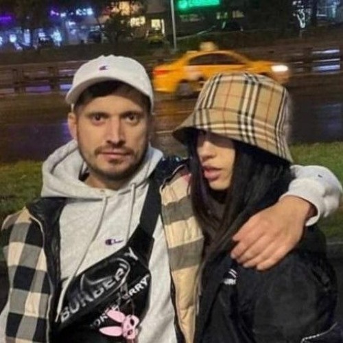 я его все ебал