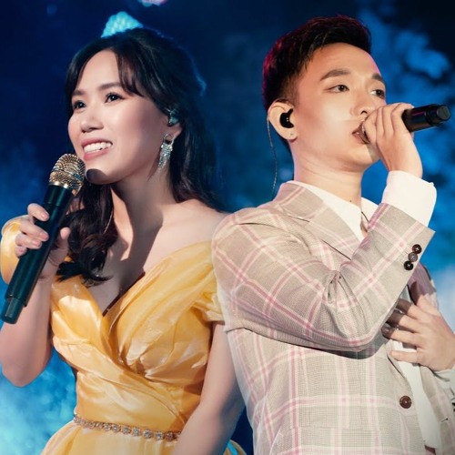 XE ĐẠP  Thuỳ Chi Ft Hoàng Dũng At CONCERT 25