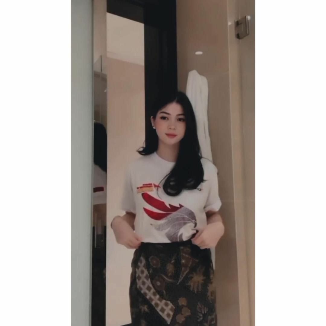 Stream Beda Kelas Ngapain Di Bahas Missputri Raisyah Akbar