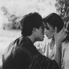 من اشوفك ترجف ضلوعي تبيك واثر هذا كله من حرة هواك