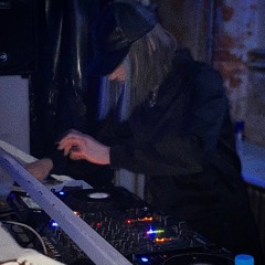 PREMIERE: Dark Side
