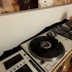 Classic House E Electro House Dj Set Vinyl Mix https://www.youtube.com/watch?v=AQykGJAri6Y&t=295s