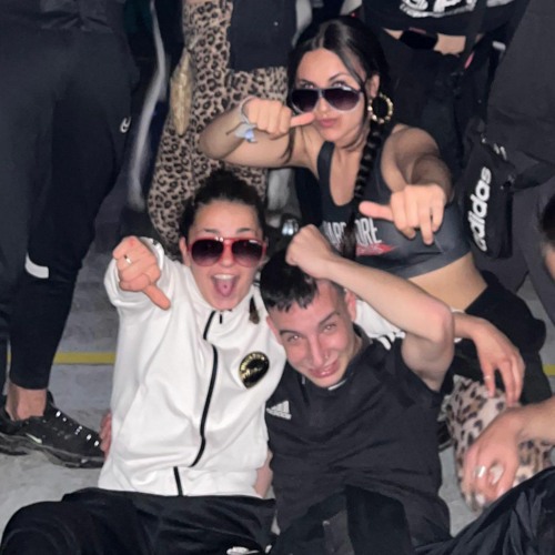 pokyneando en casa de poky