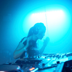 ARWEN @ UNTITLED | Warm up for 6 Sense