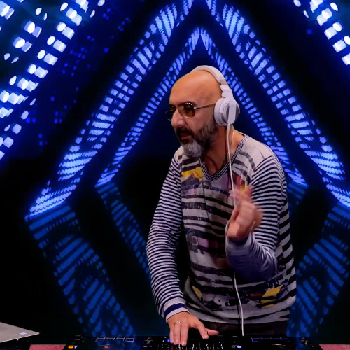 Atticum DJ Sessions - Episode 11 - Guest DJ - DJ David FR - 90's Karachi & Albades Session 90's