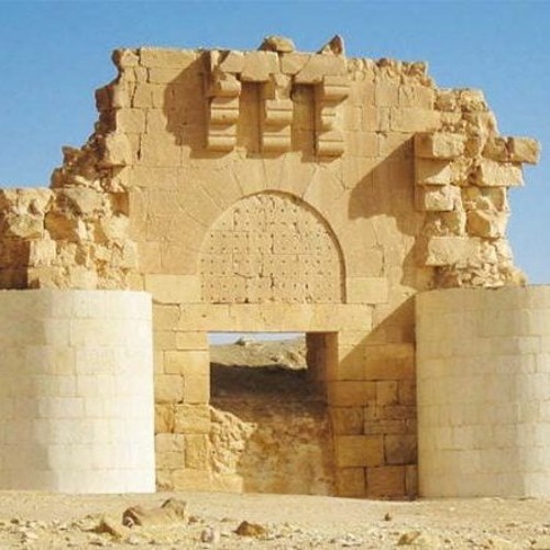ما أبرز المعالم الأثرية الباقية في قصر الحير الغربي؟ 17 - 04 - 2023