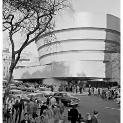 Écouter l’audioguide sur le bâtiment en français.