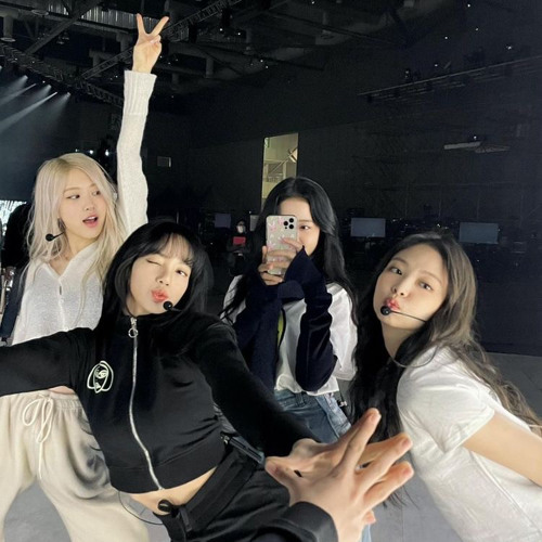 𝗥𝗲𝗮𝗱𝘆 𝗳𝗼𝗿 𝗹𝗼𝘃𝗲- 𝗯𝗹𝗮𝗰𝗸𝗽𝗶𝗻𝗸