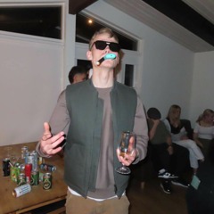 Í Miðjum Tíma Demo