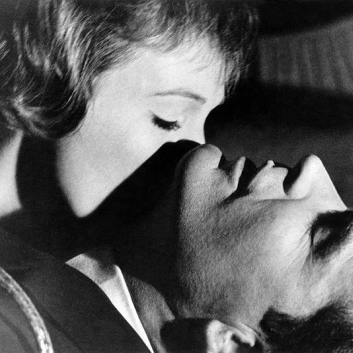 عمر الودعاني | أنتي ثلاث حروف من حولك الناس وأنا ثلاث حروف لكن لحالي