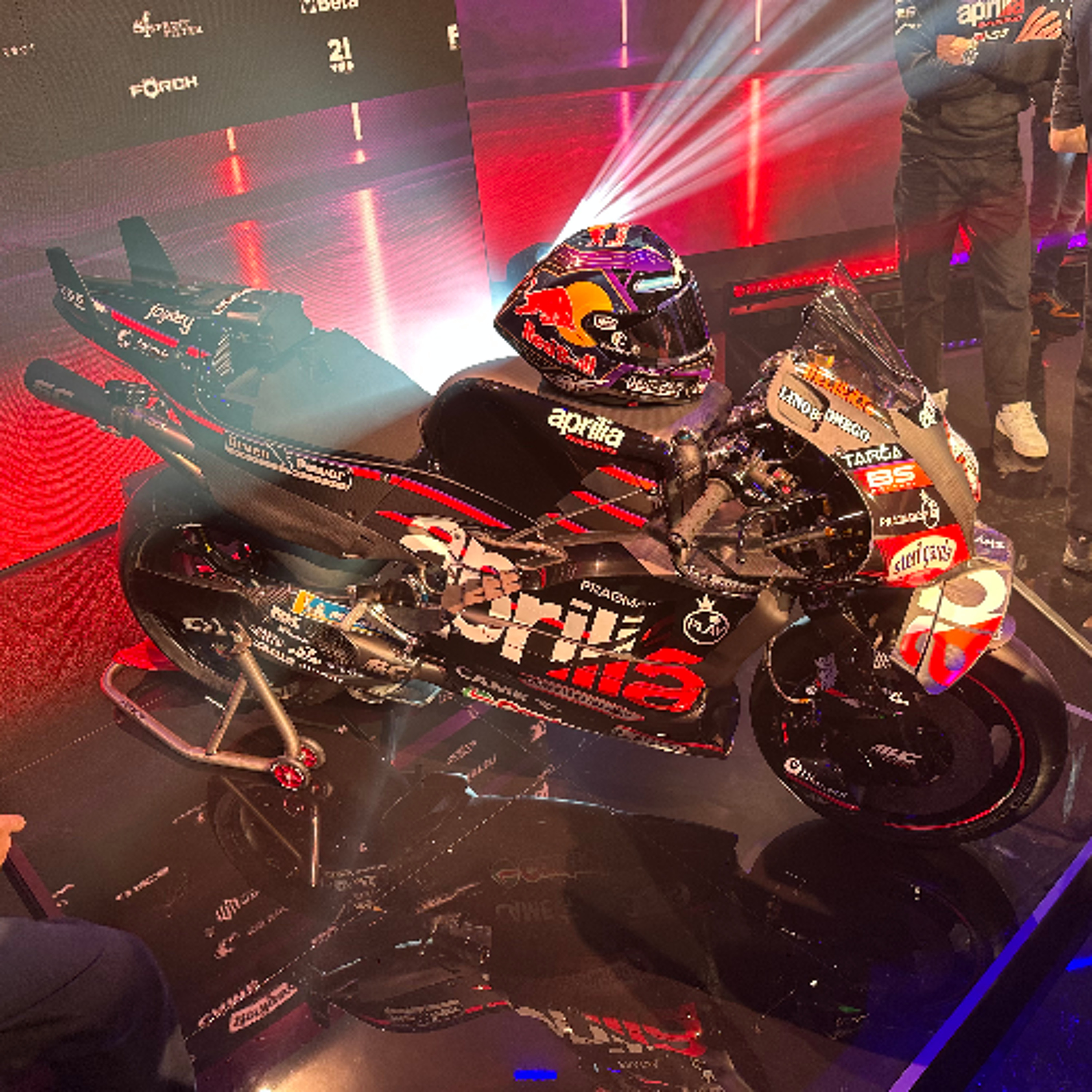 Episode 461: Black Gold! Reviewing the 2025 Aprilia MotoGP team launch from Milan