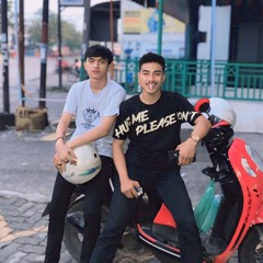 TERBANG NYA SAMA"MENDARATNYA MASING" CALON"BOSS KECIL { Billylboyyy X Nando }