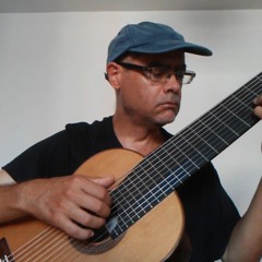 Prelude BWV 999 by J.S. Bach 10-string guitar Ramón León Egea